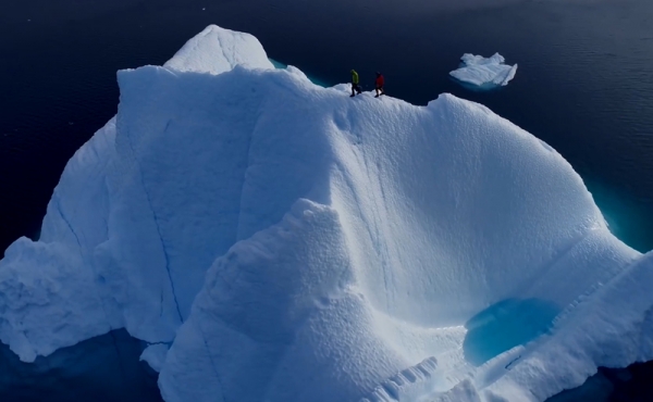 当你从酷寒的北极圈200层楼高的悬崖上抛下一台笔记本